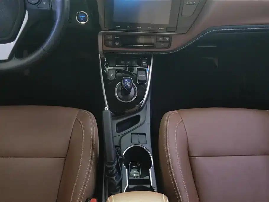 Corolla Hybrid E+ 2019 1.8L E-CVT Luxury Edition — миниатюра 16