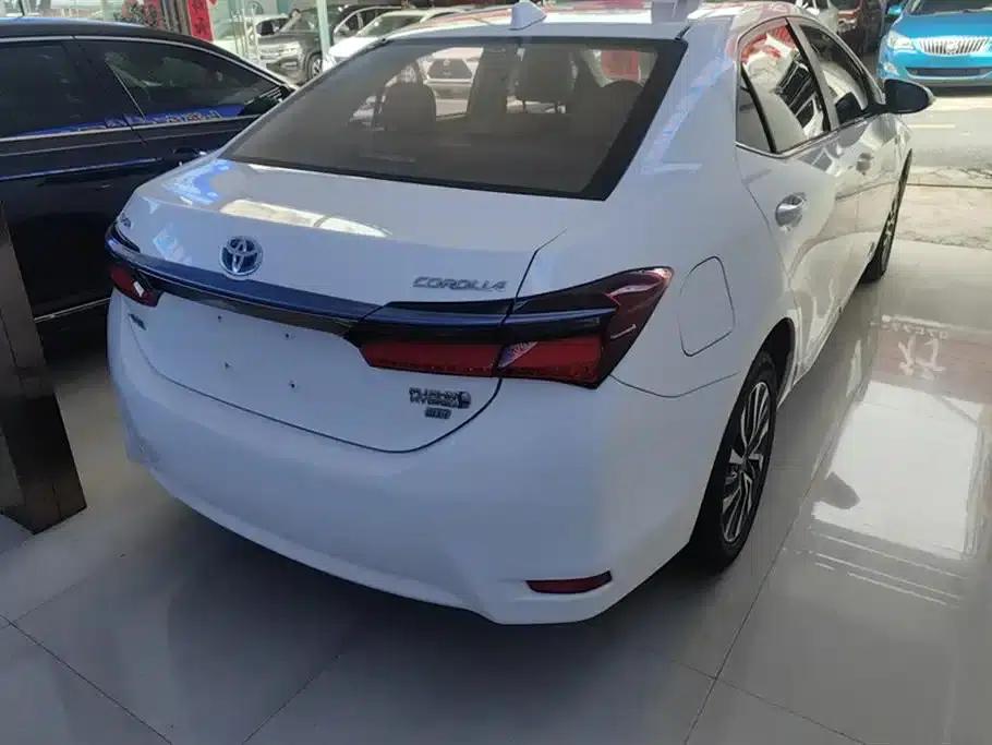 Corolla Hybrid E+ 2019 1.8L E-CVT Luxury Edition — миниатюра 3