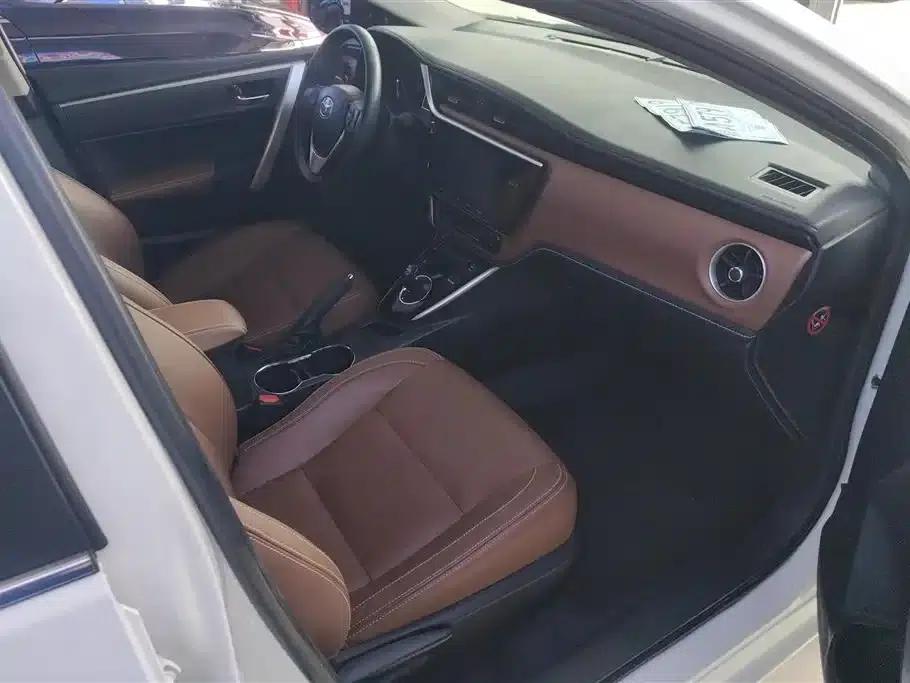 Corolla Hybrid E+ 2019 1.8L E-CVT Luxury Edition — миниатюра 8