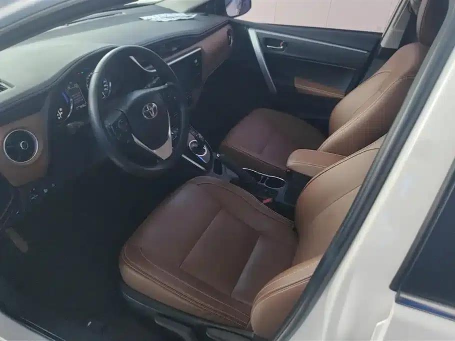 Corolla Hybrid E+ 2019 1.8L E-CVT Luxury Edition — миниатюра 9