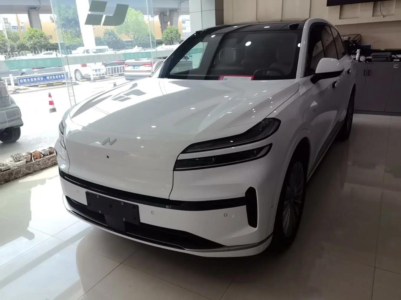 ONVO Luxeed L90 2025 Model—Pro Six-Seater Version — миниатюра 1