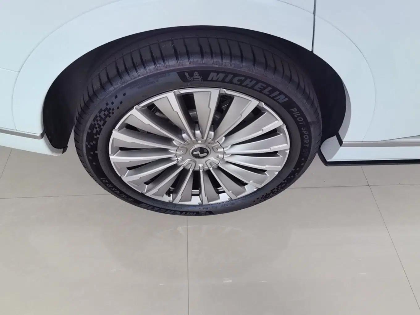 ONVO Luxeed L90 2025 Model—Pro Six-Seater Version — миниатюра 10