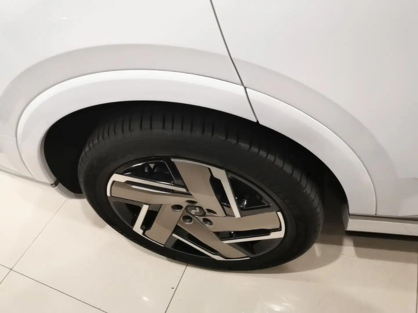 ONVO Luxeed L90 2025 Model—Max Six-Seater Version — миниатюра 10
