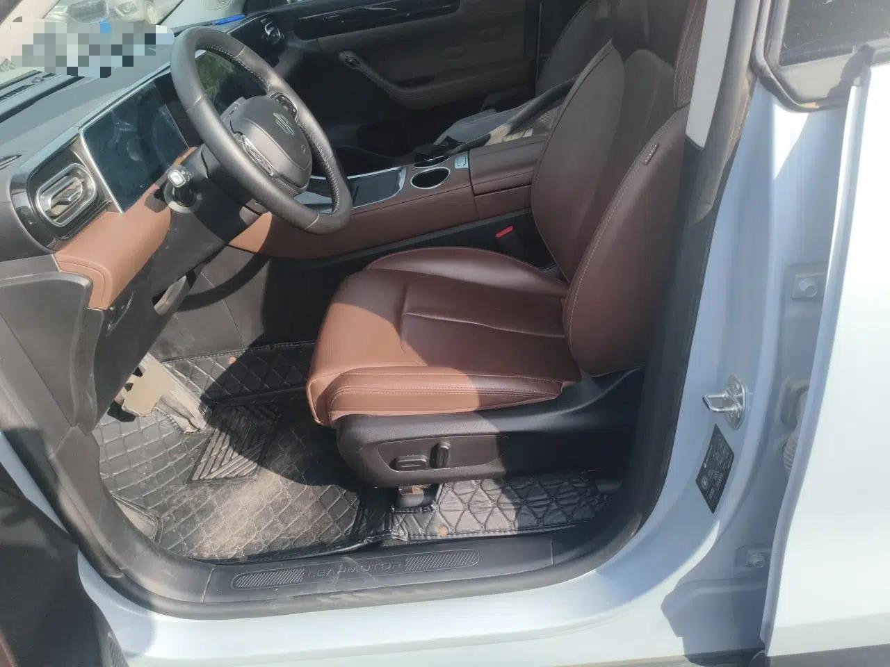 Leapmotor C11 2023 Range-Extended 300 Comfort Edition — миниатюра 16