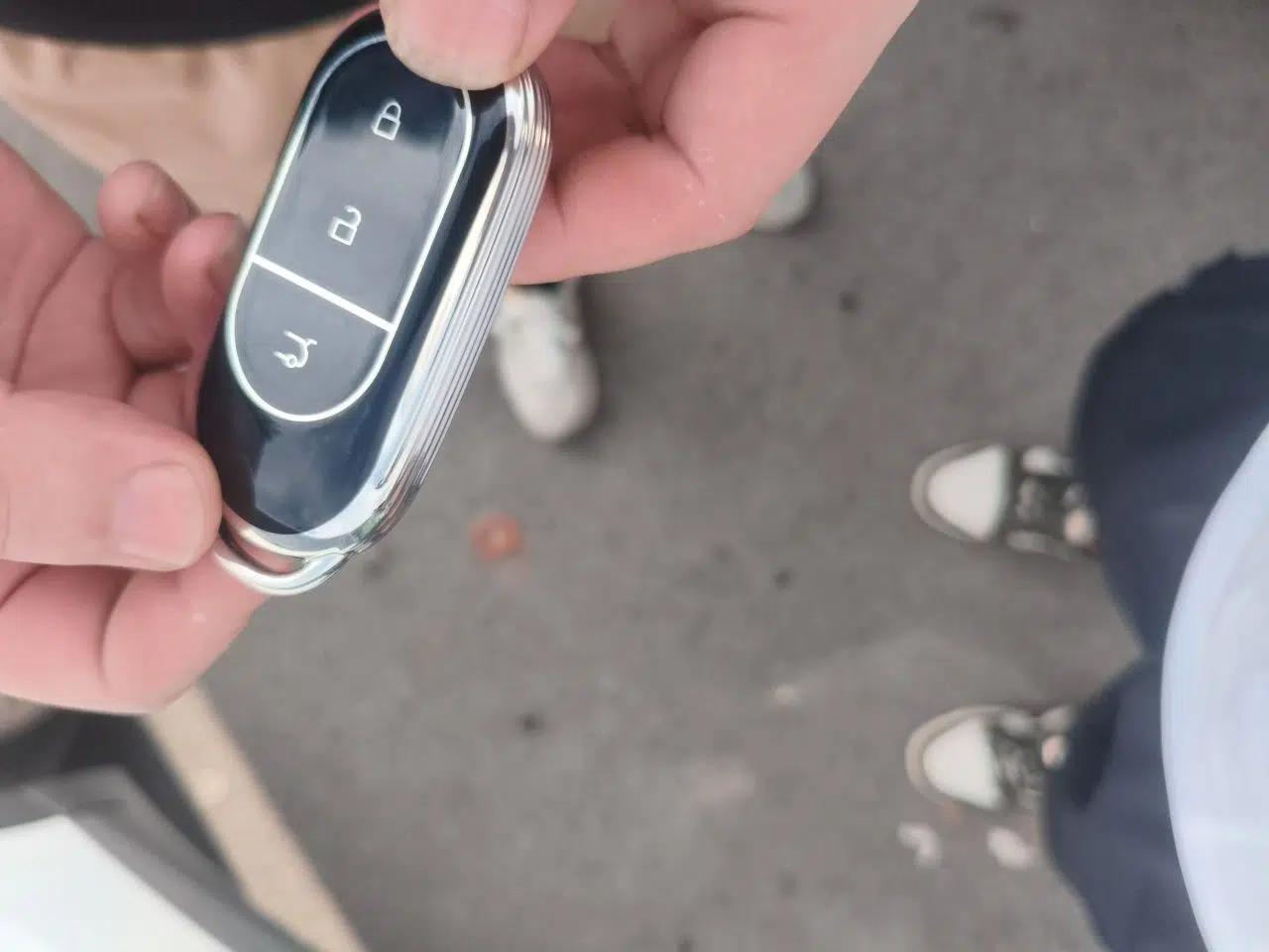 Leapmotor C11 2023 Range-Extended 300 Comfort Edition — миниатюра 9