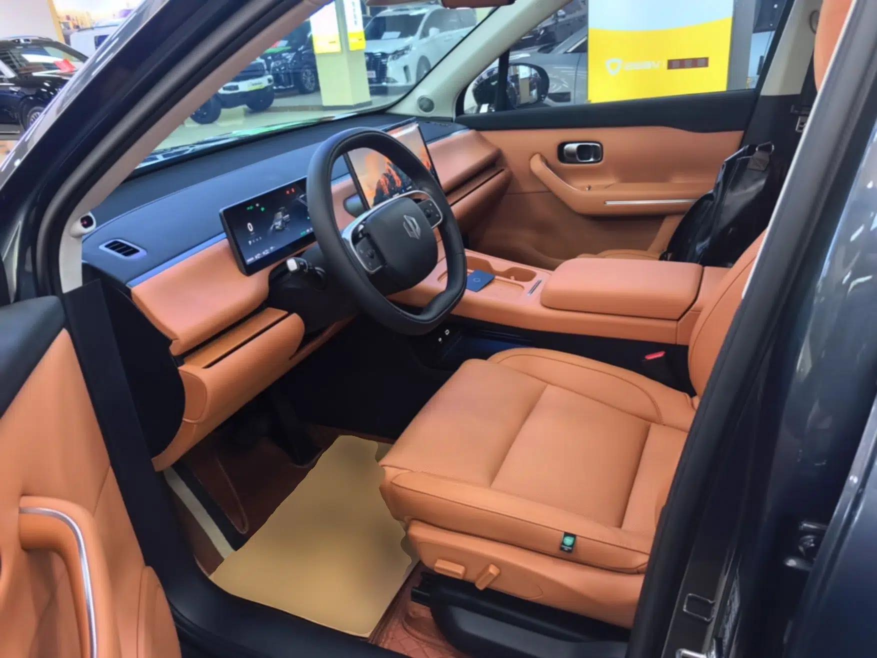 Leapmotor C16 2024 Range-Extended 200 Luxury Edition — миниатюра 18