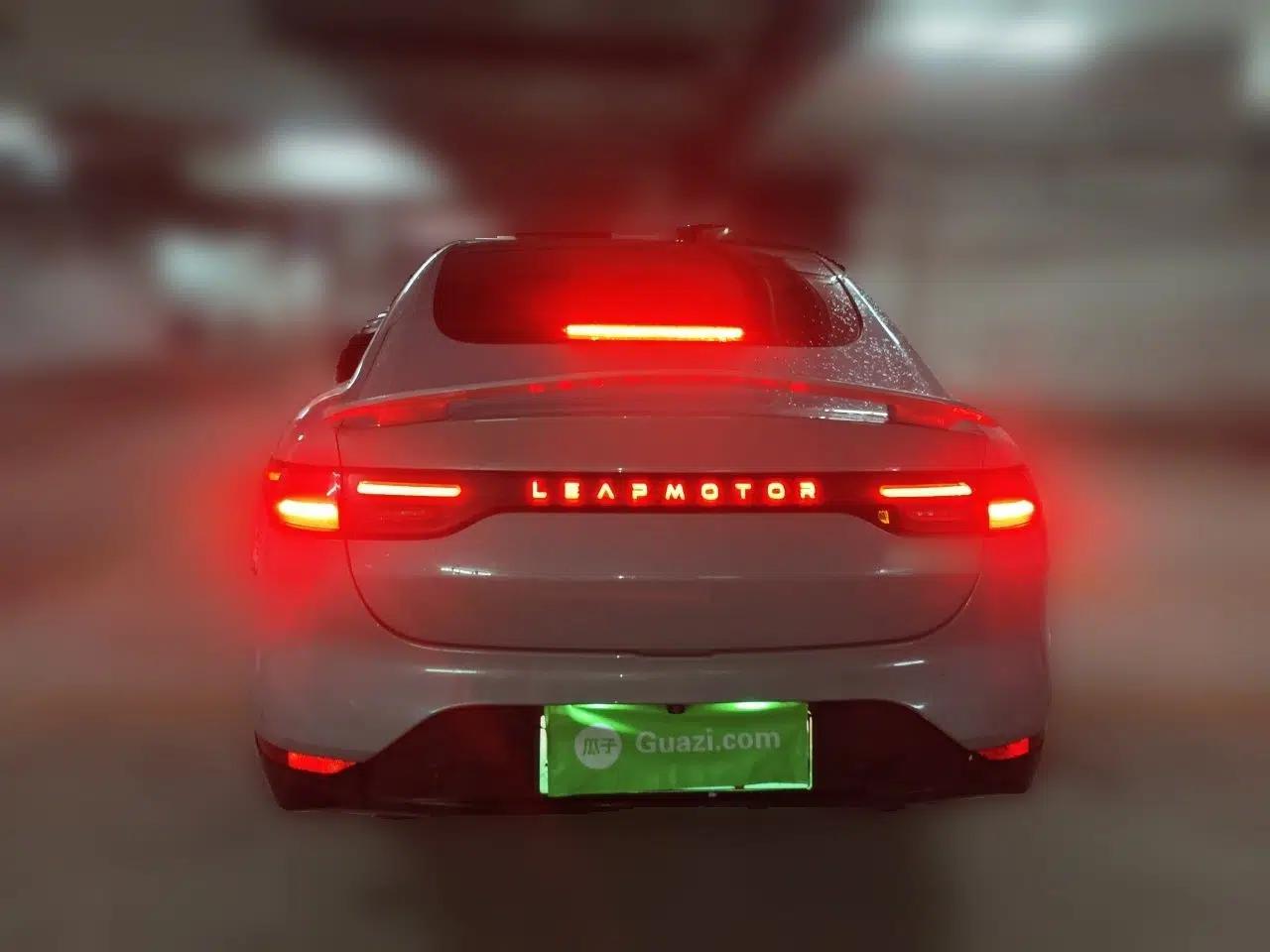 Leapmotor C01 2024 Range-Extended 316 Deluxe Edition — миниатюра 5