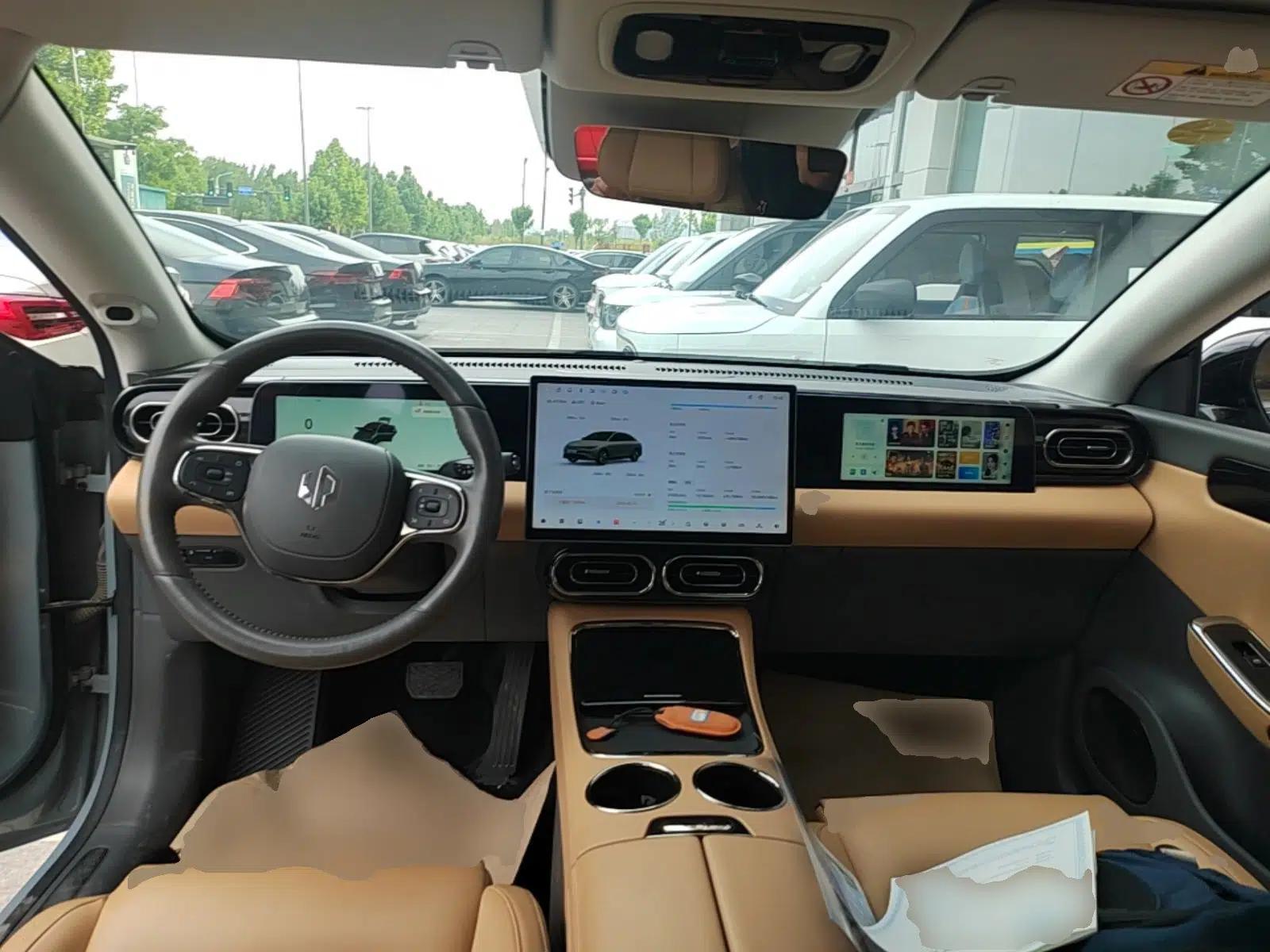 Leapmotor C01 2024 Range-Extended 316 Deluxe Edition — миниатюра 13