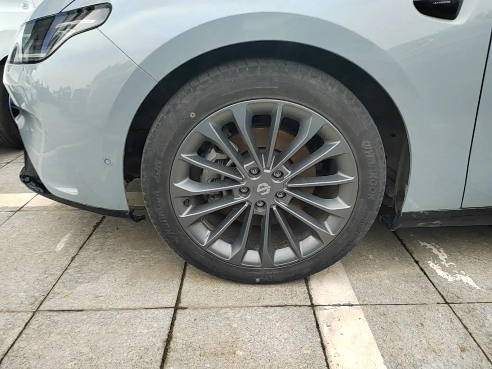 Leapmotor C01 2024 Range-Extended 316 Deluxe Edition — миниатюра 8