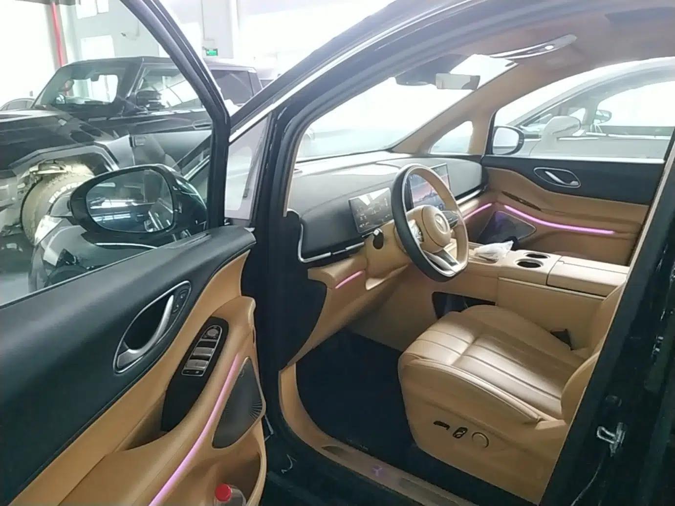 VOYAH Dream 2025 PHEV Four-Wheel Drive Prestige Qiankun Edition — миниатюра 18