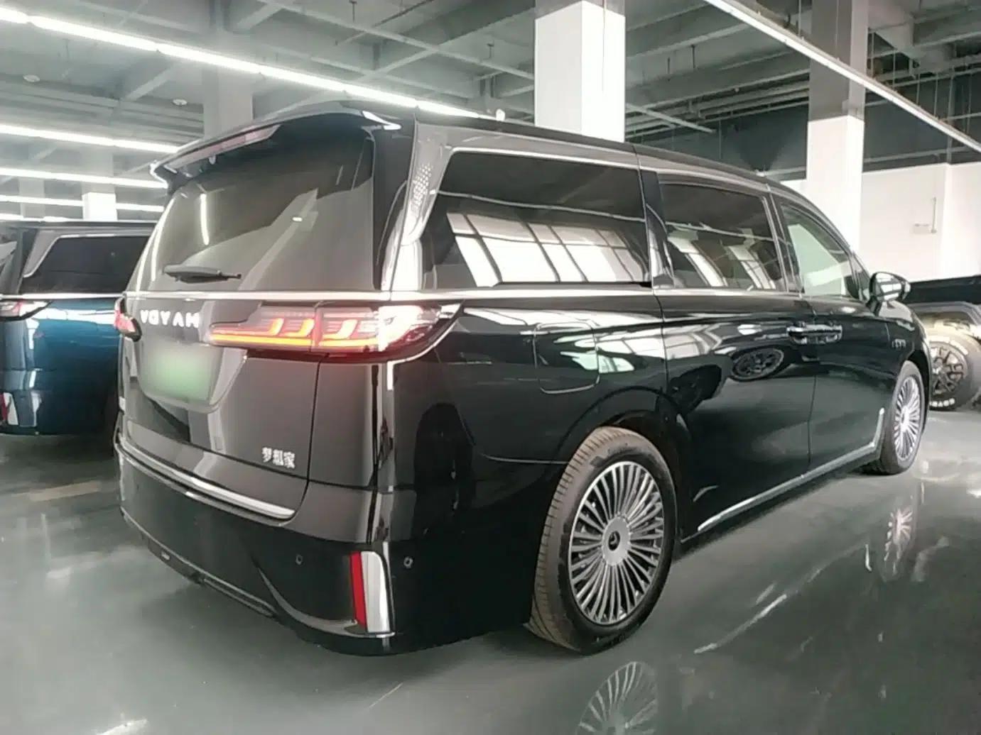 VOYAH Dream 2025 PHEV Four-Wheel Drive Prestige Qiankun Edition — миниатюра 4