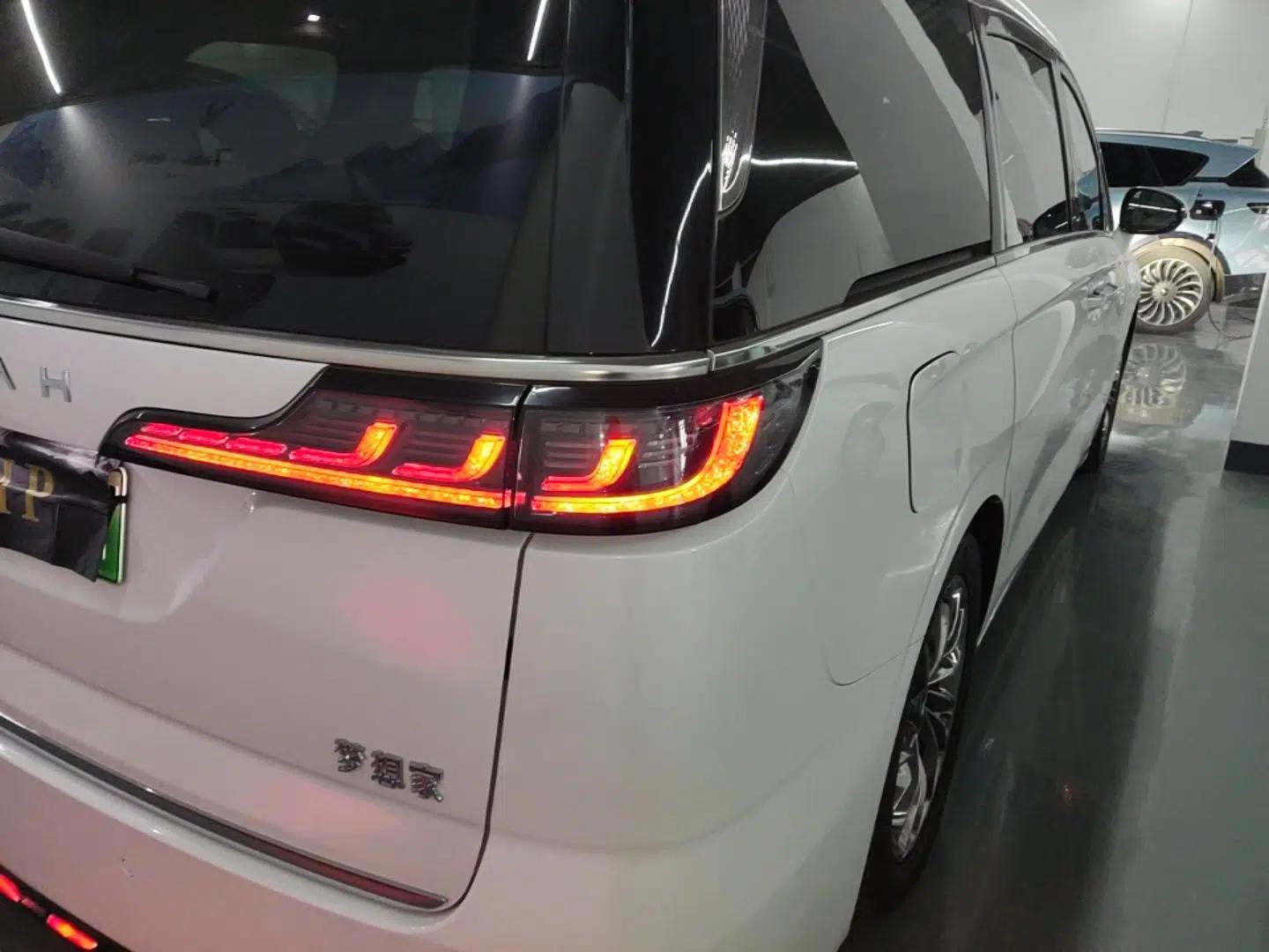 VOYAH Dream 2022 Low-Carbon Edition Dream+ Smart Enjoyment Package — миниатюра 8