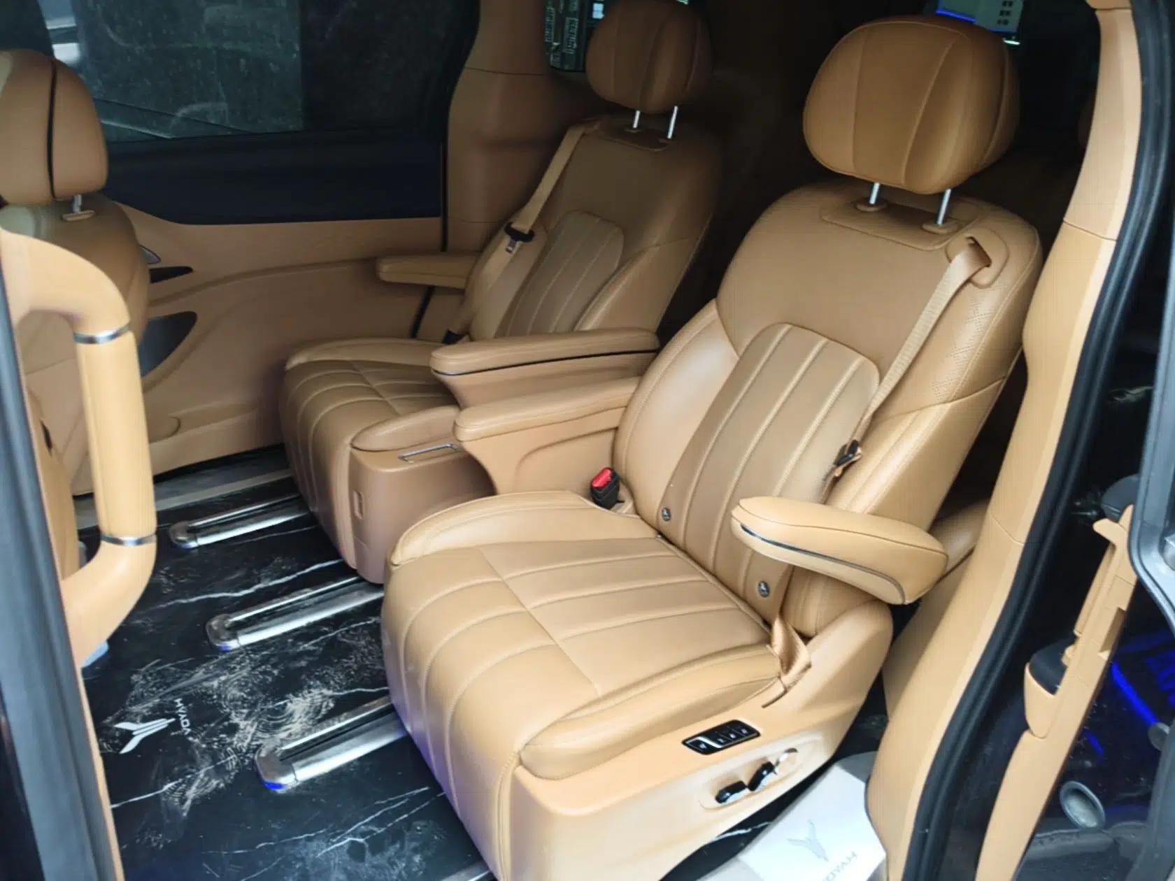 VOYAH Dream 2024 PHEV Extended-Range Premium Edition — миниатюра 20