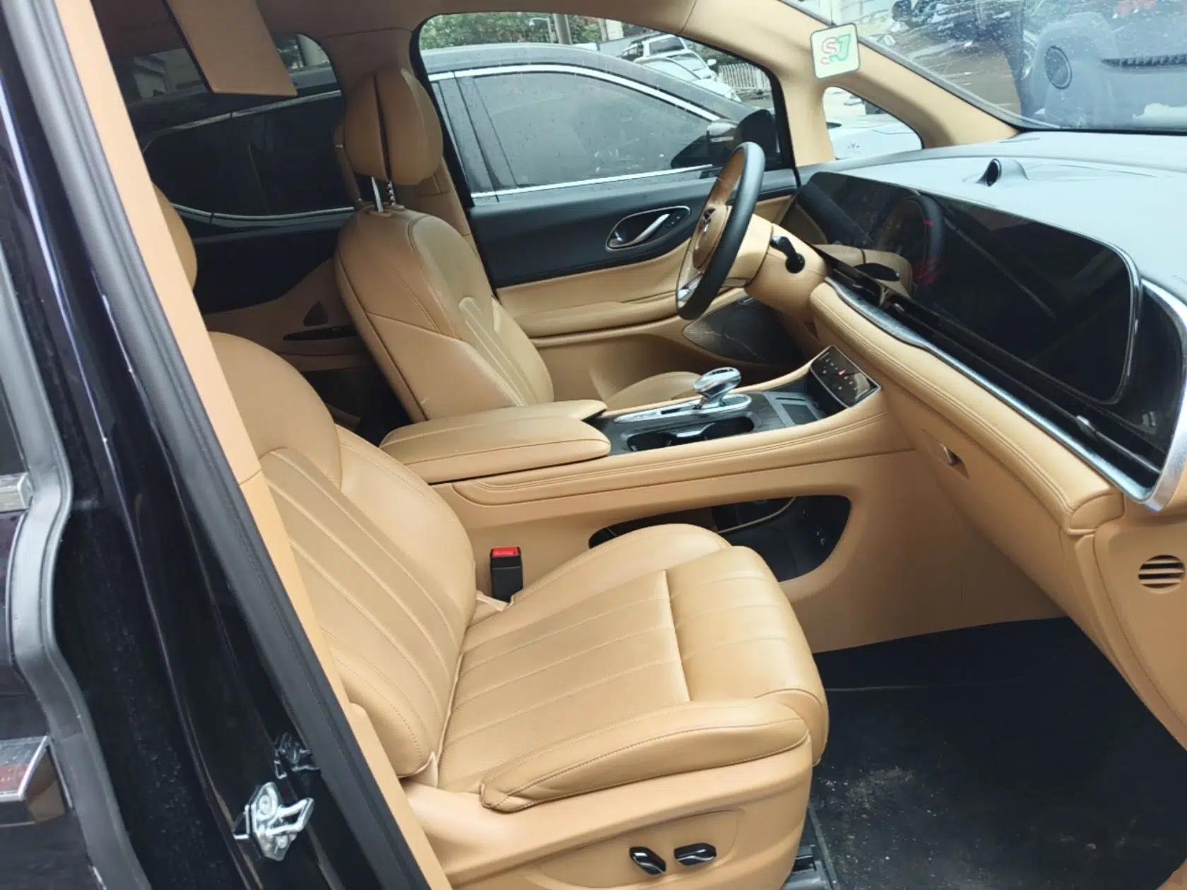 VOYAH Dream 2024 PHEV Extended-Range Premium Edition — миниатюра 23