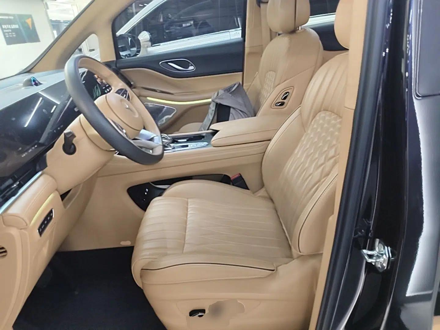 VOYAH Dream 2024 PHEV Ultra-Long Range Flagship Edition — миниатюра 17