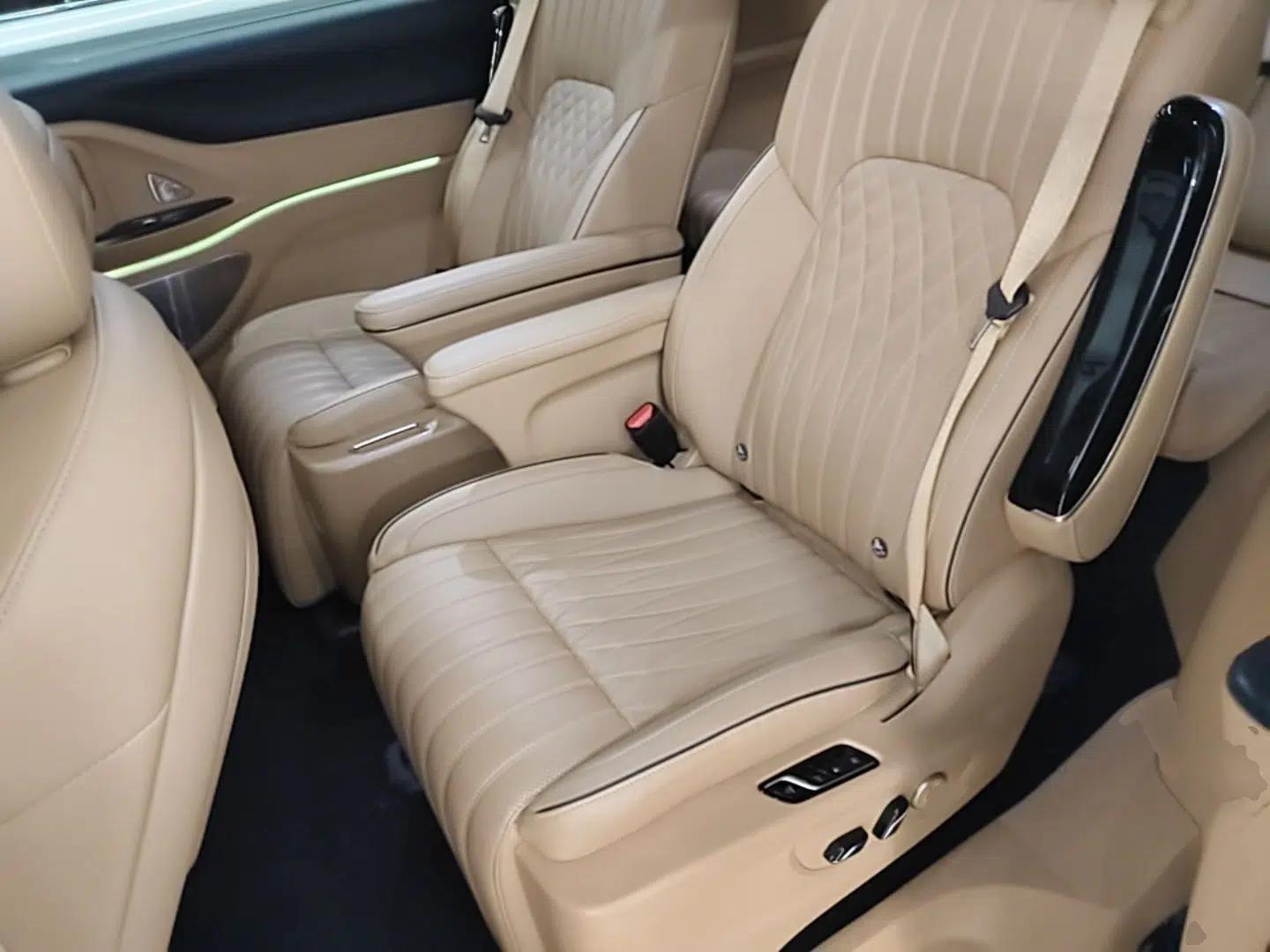 VOYAH Dream 2024 PHEV Ultra-Long Range Flagship Edition — миниатюра 19