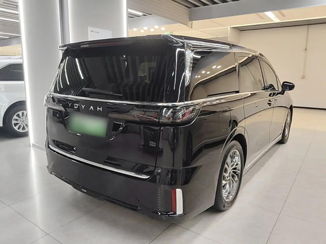 VOYAH Dream 2024 PHEV Ultra-Long Range Flagship Edition — миниатюра 4