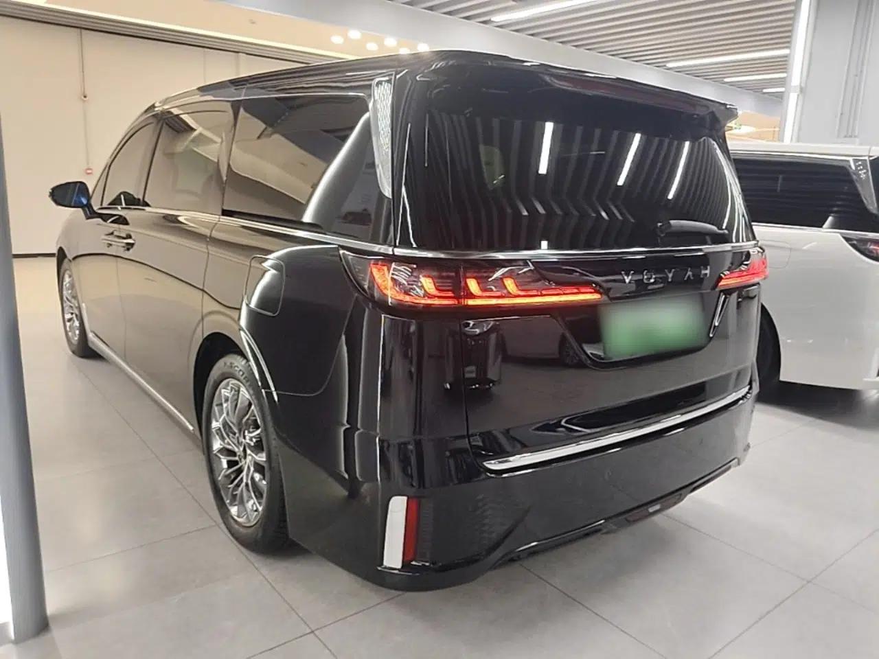 VOYAH Dream 2024 PHEV Ultra-Long Range Flagship Edition — миниатюра 7