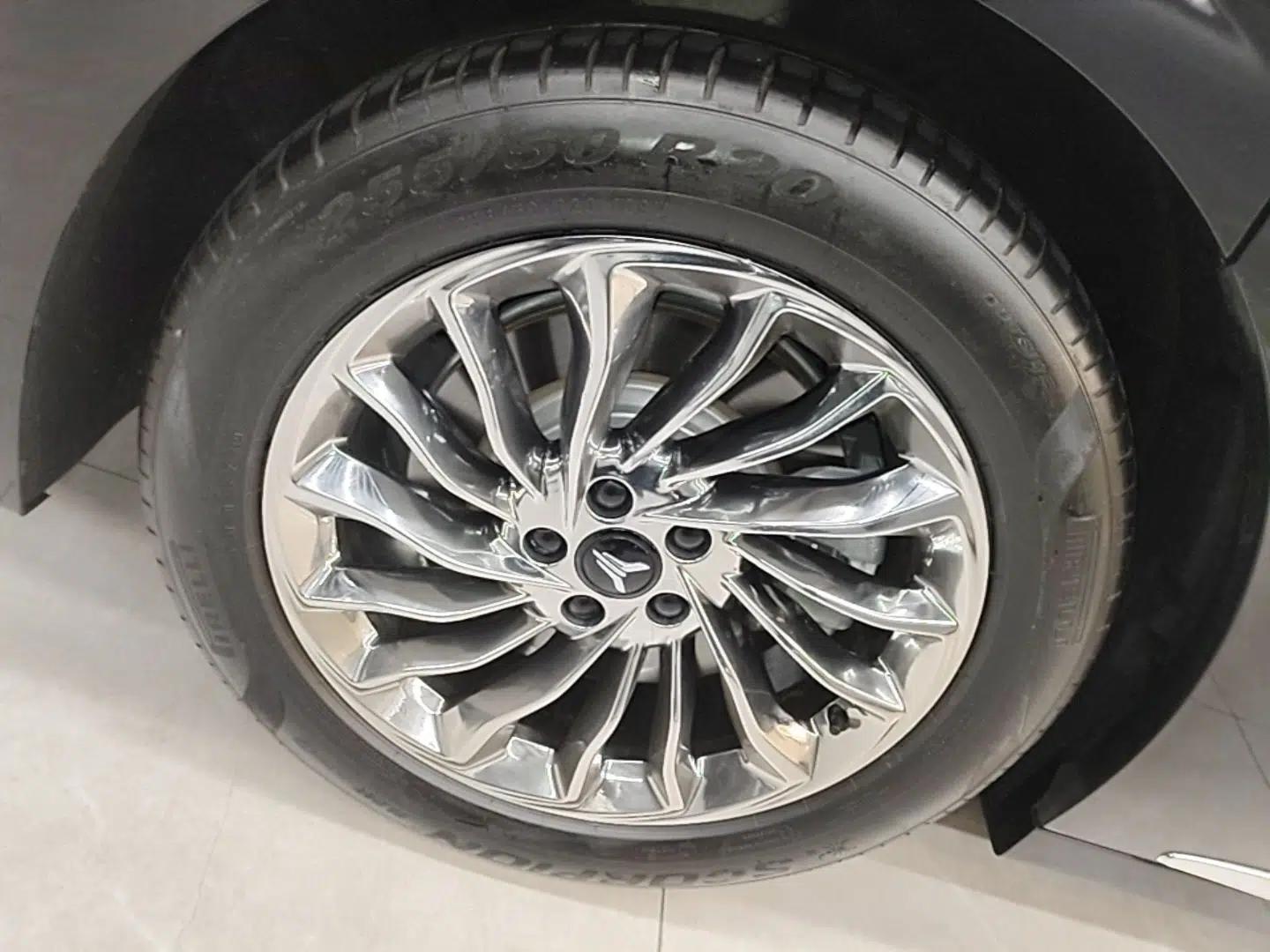 VOYAH Dream 2024 PHEV Ultra-Long Range Flagship Edition — миниатюра 10