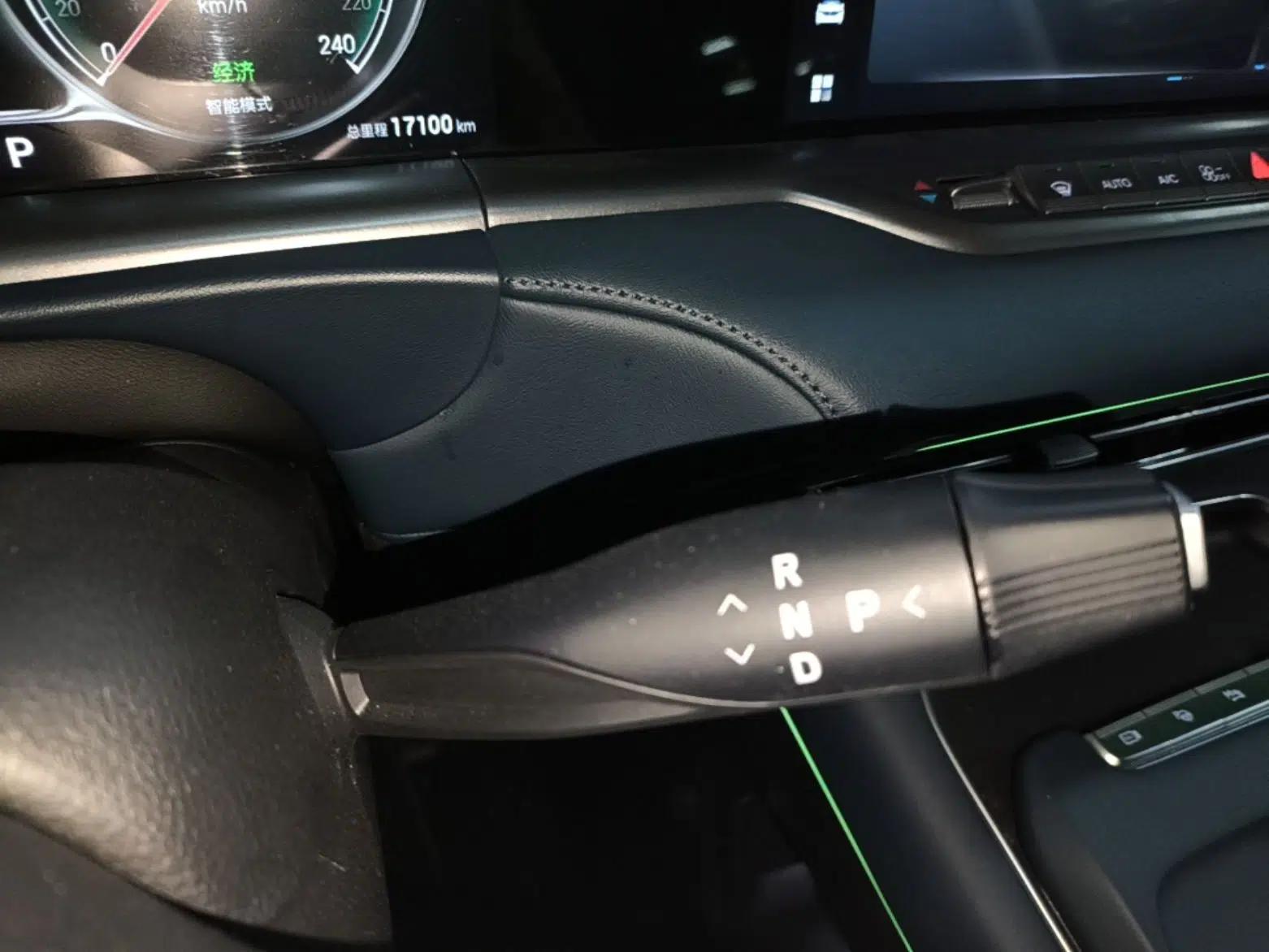 VOYAH FREE 2024 Ultra-Long Range Intelligent Driving Version — миниатюра 17