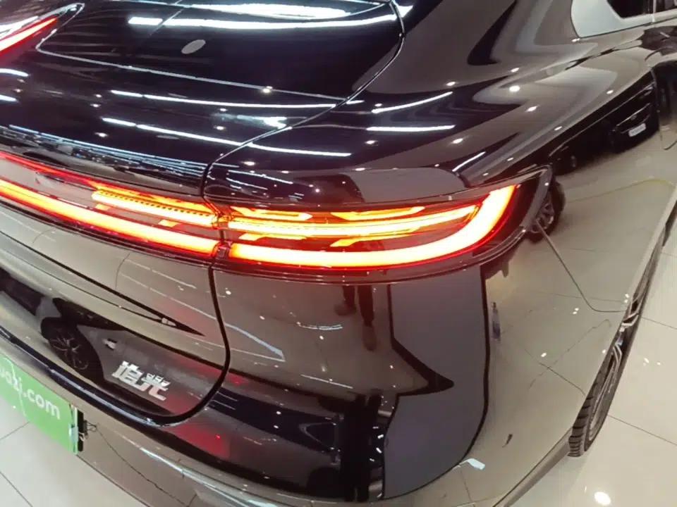 VOYAH PASSION 2024 PHEV Four-Wheel Drive Ultra-Long Range Flagship Model — миниатюра 7