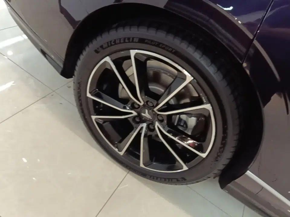 VOYAH PASSION 2024 PHEV Four-Wheel Drive Ultra-Long Range Flagship Model — миниатюра 10