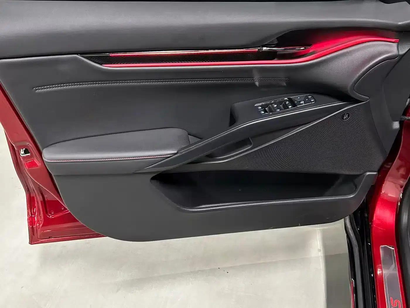 2022 Ford Mondeo EcoBoost 245 ST-Line — миниатюра 11