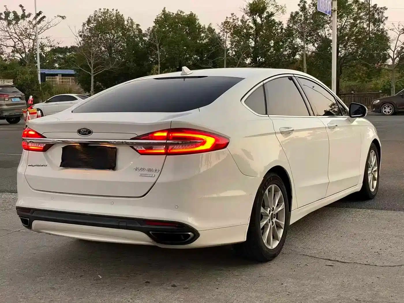 2017 Ford Mondeo EcoBoost 180 Fashion Edition — миниатюра 3