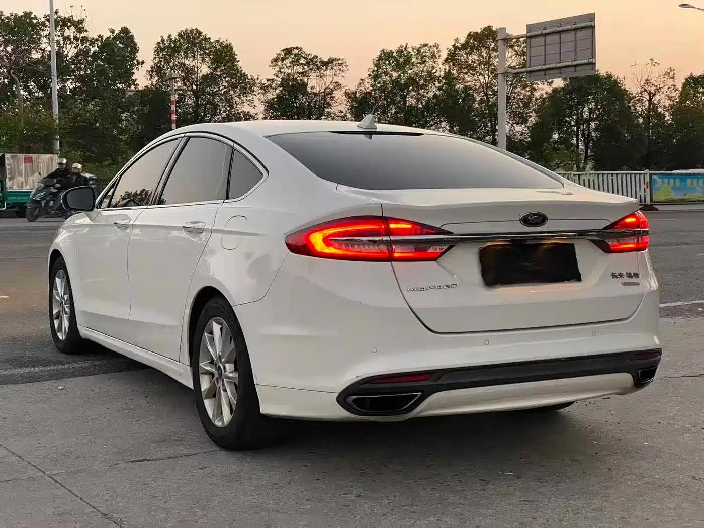 2017 Ford Mondeo EcoBoost 180 Fashion Edition — миниатюра 7