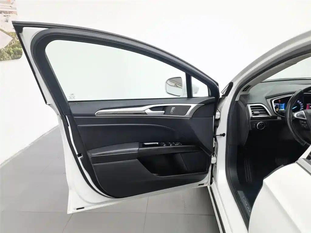 2013 Ford Mondeo 2.0L GTDi200 Luxury — миниатюра 8