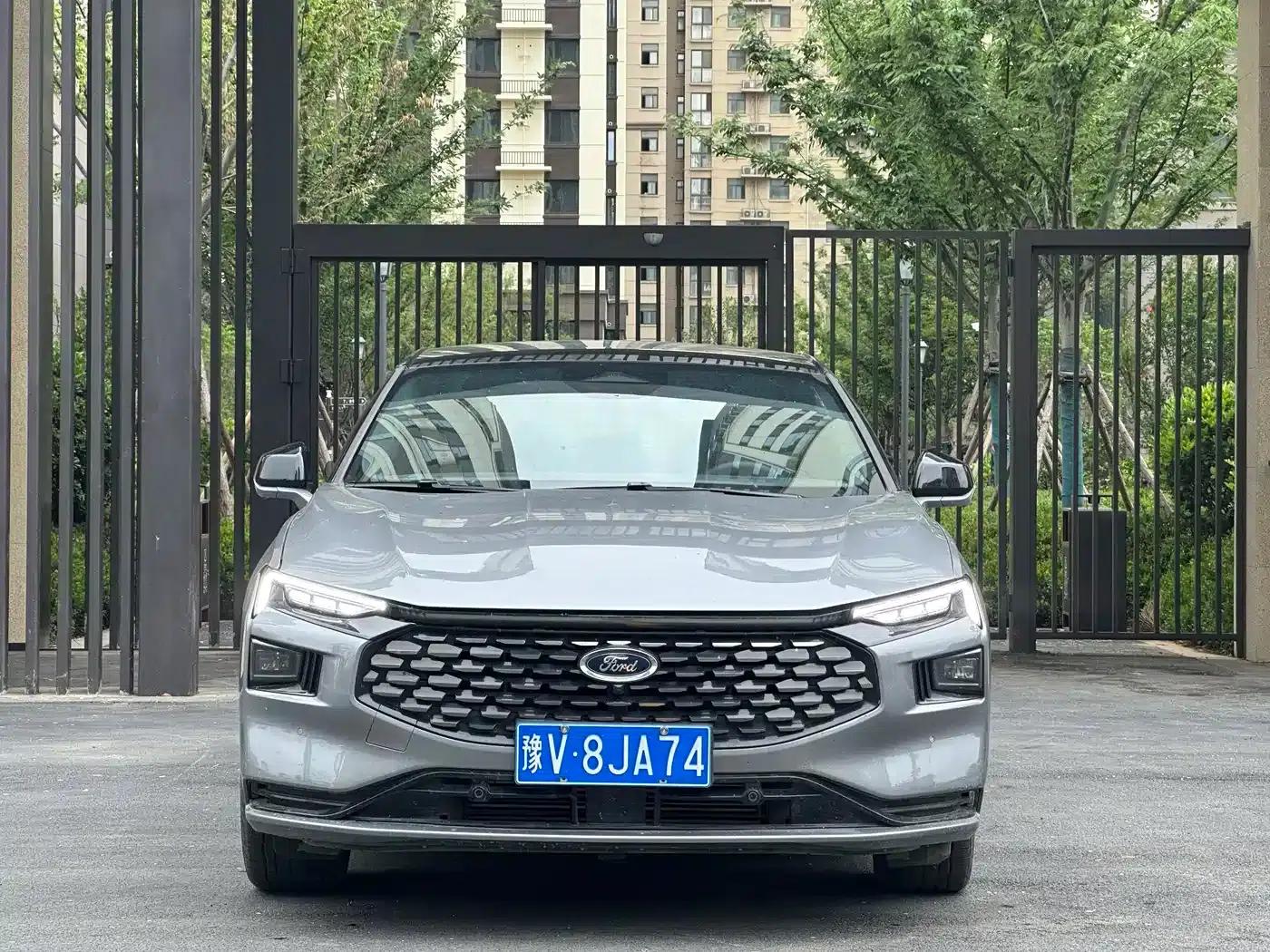 2025 Ford Mondeo 1.5T EcoBoost Luxury — миниатюра 2