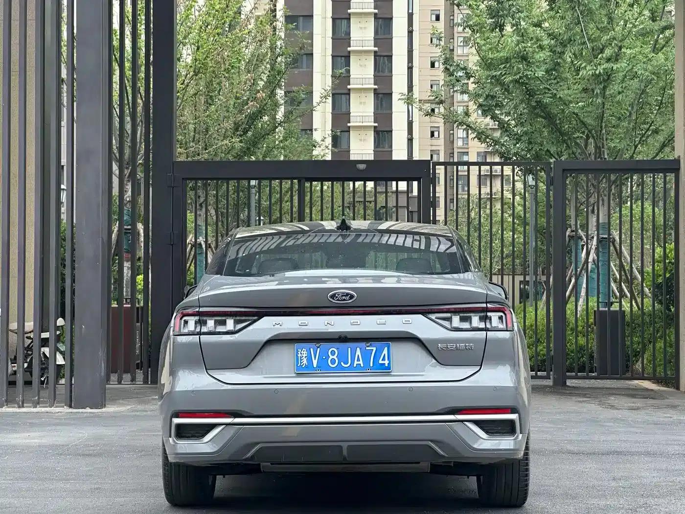 2025 Ford Mondeo 1.5T EcoBoost Luxury — миниатюра 9