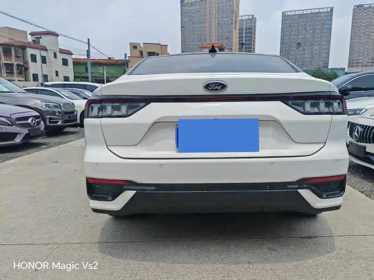 2022 Ford Mondeo EcoBoost 245 ST-Line — миниатюра 8