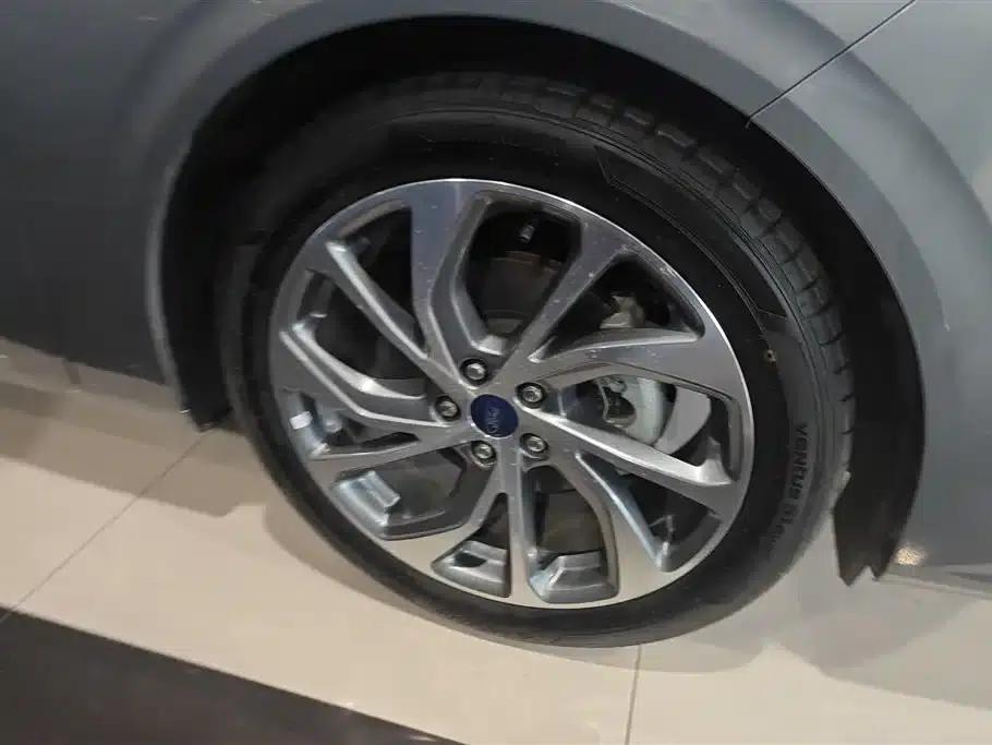 2023 Ford Mondeo EcoBoost 245 Supreme Edition — миниатюра 6