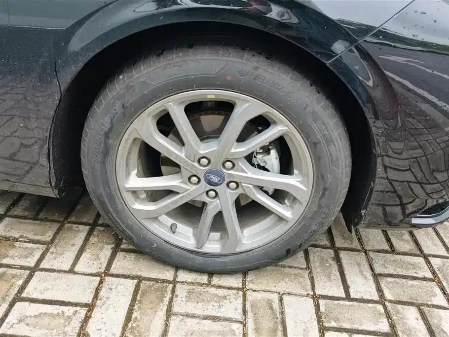 2023 Ford Mondeo EcoBoost 180 Luxury — миниатюра 6