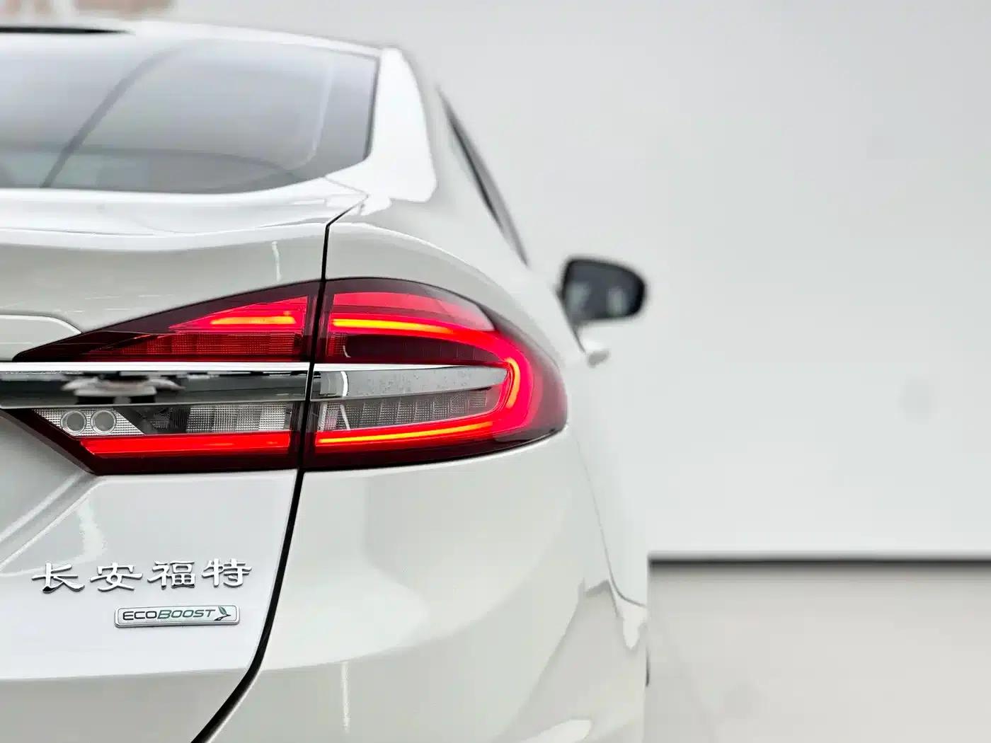 2018 Ford Mondeo EcoBoost 180 Fashion Edition — миниатюра 16