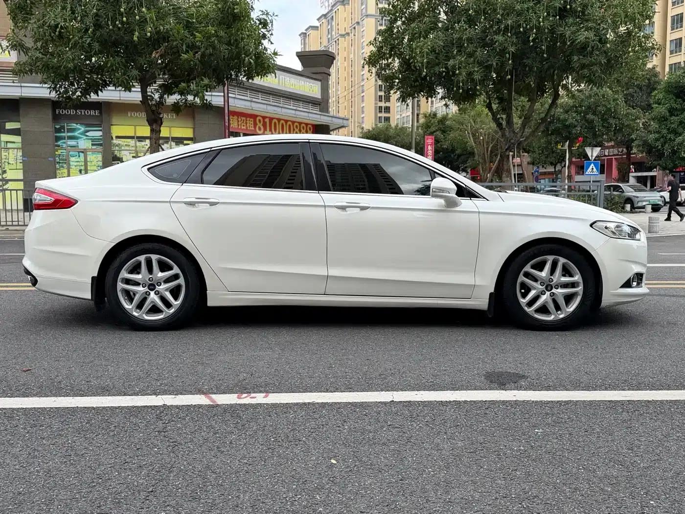 2013 Ford Mondeo 1.5L GTDi180 Fashion Edition — миниатюра 12