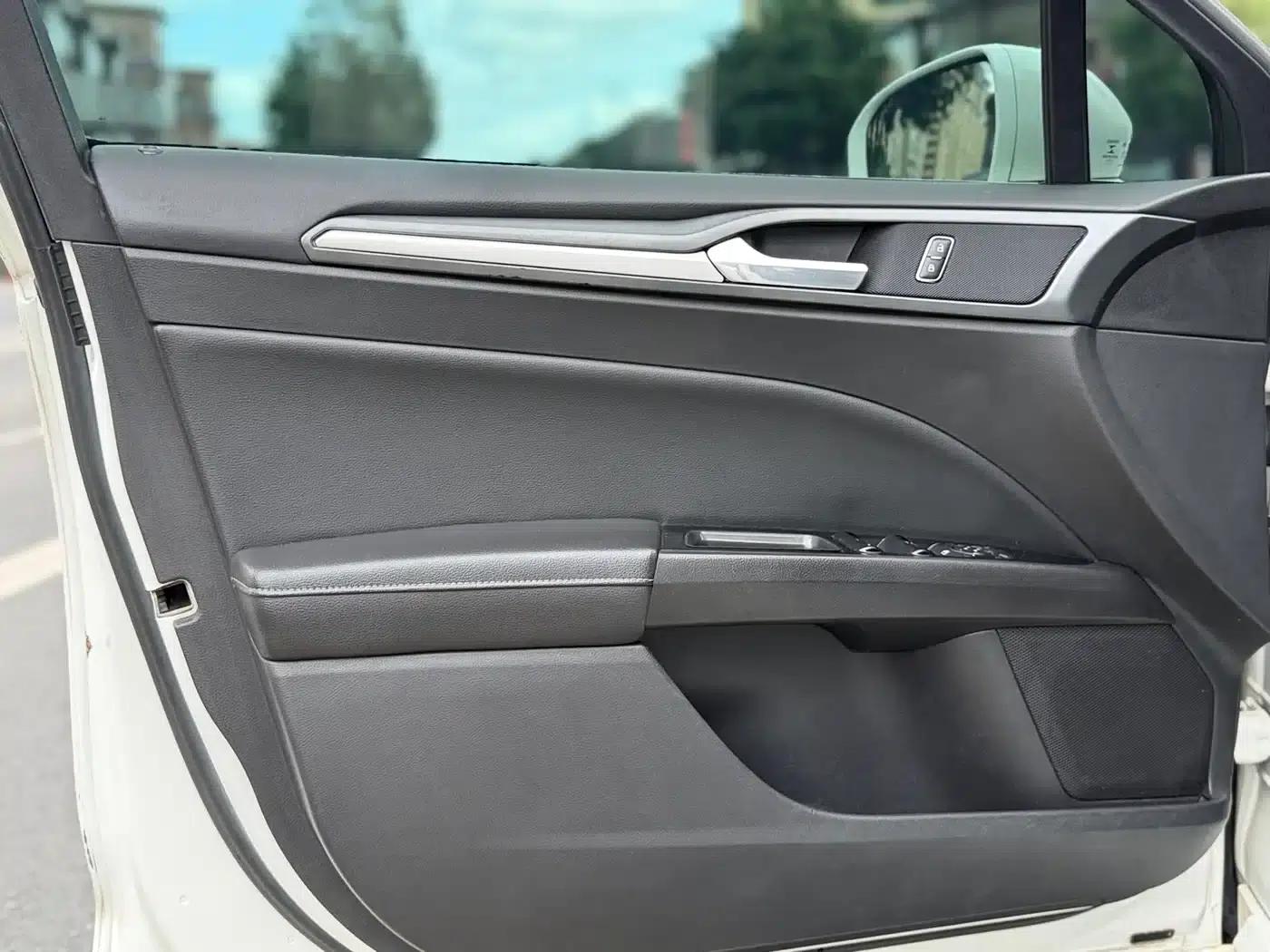 2013 Ford Mondeo 1.5L GTDi180 Fashion Edition — миниатюра 14
