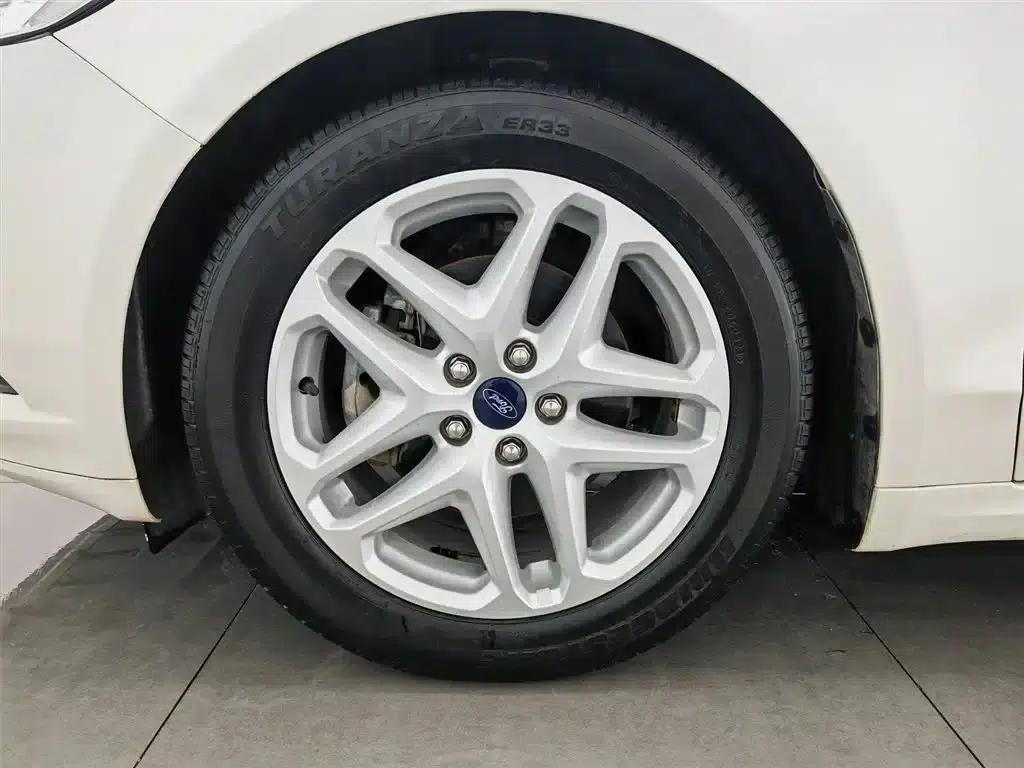 2013 Ford Mondeo 1.5L GTDi180 Fashion Edition — миниатюра 17