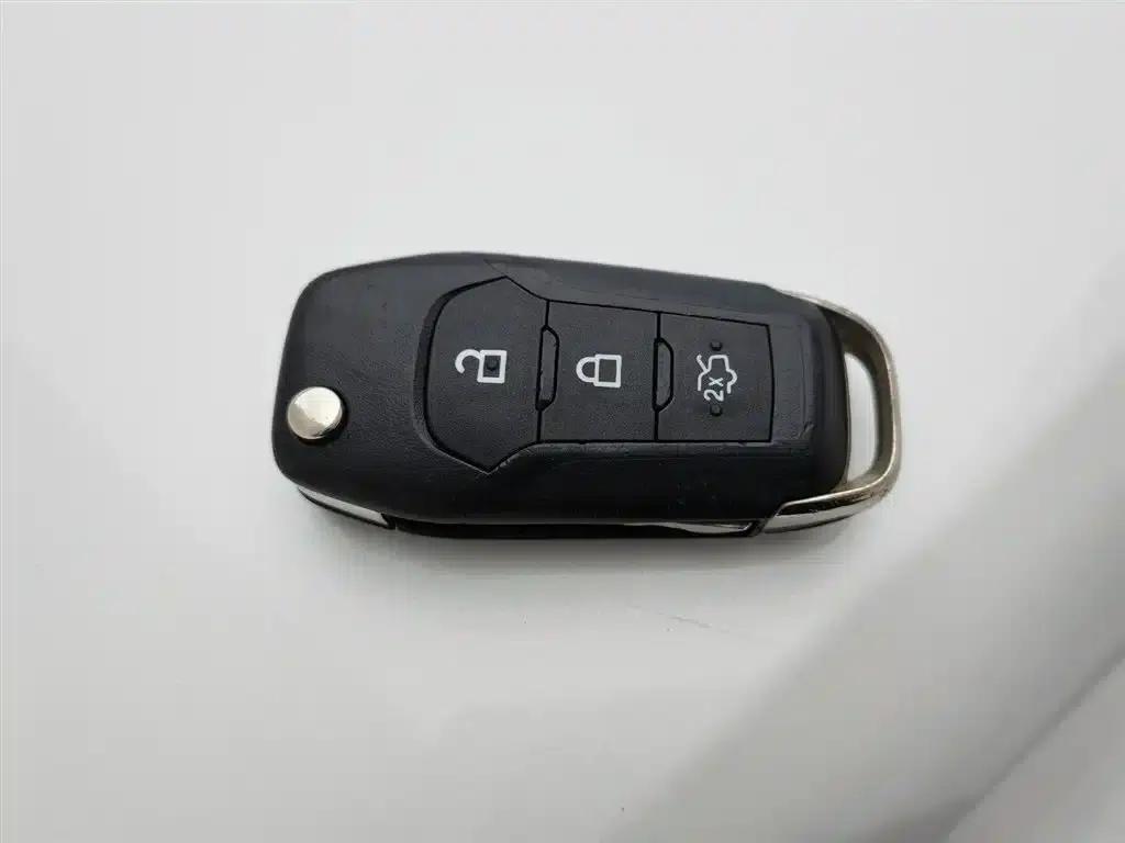 2013 Ford Mondeo 1.5L GTDi180 Fashion Edition — миниатюра 19