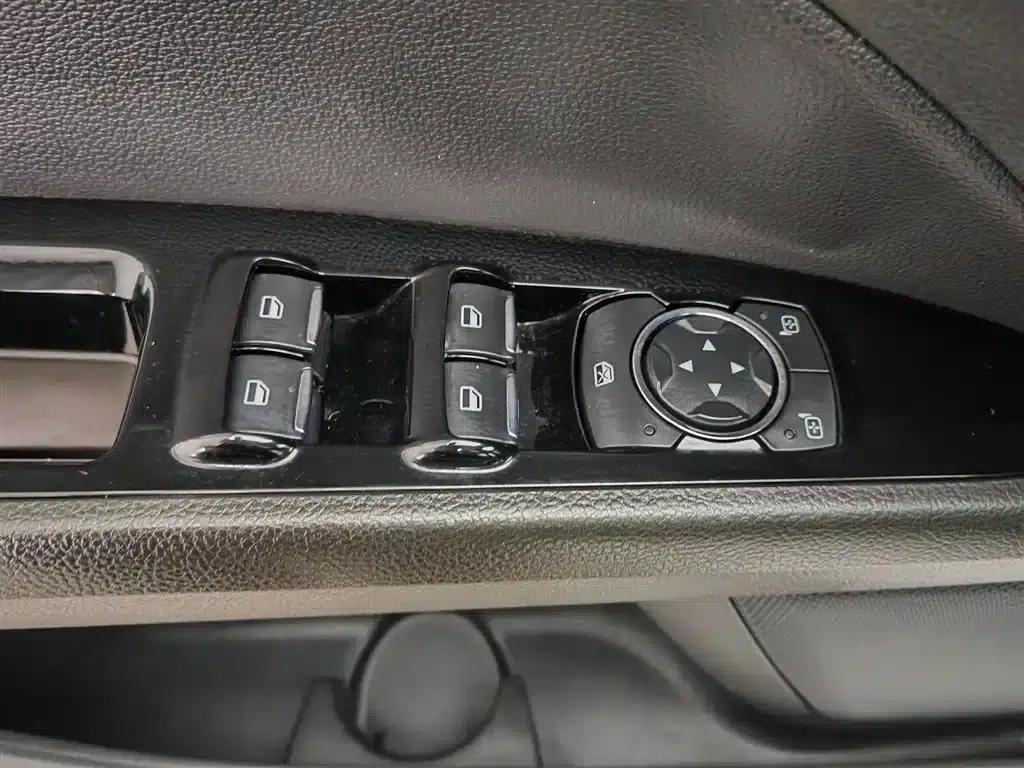 2013 Ford Mondeo 1.5L GTDi180 Fashion Edition — миниатюра 9