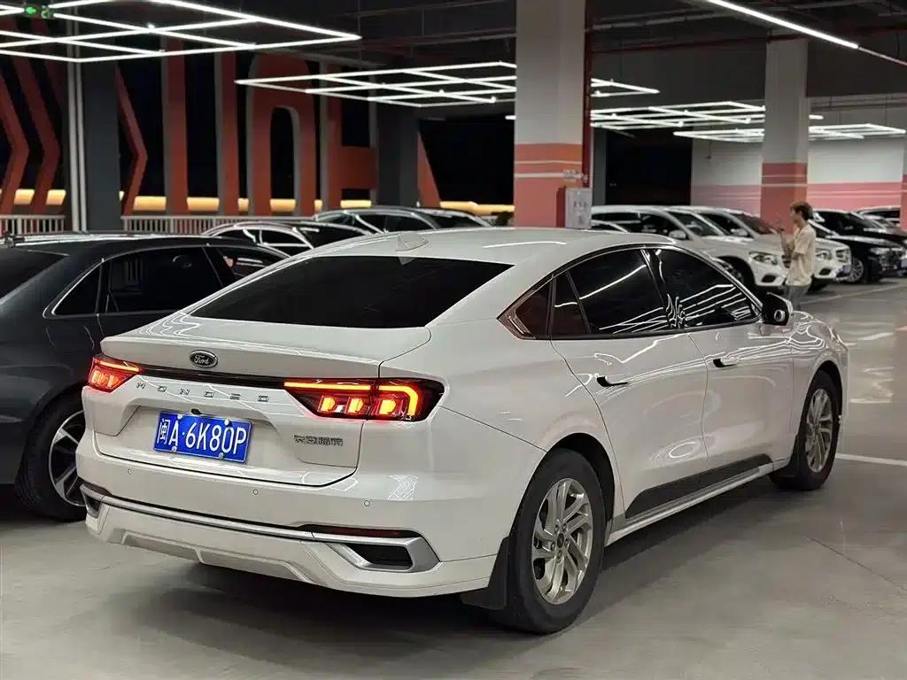 2023 Ford Mondeo EcoBoost 180 Comfortline — миниатюра 6