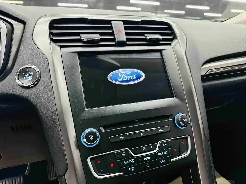 2017 Ford Mondeo EcoBoost 180 Luxury — миниатюра 14