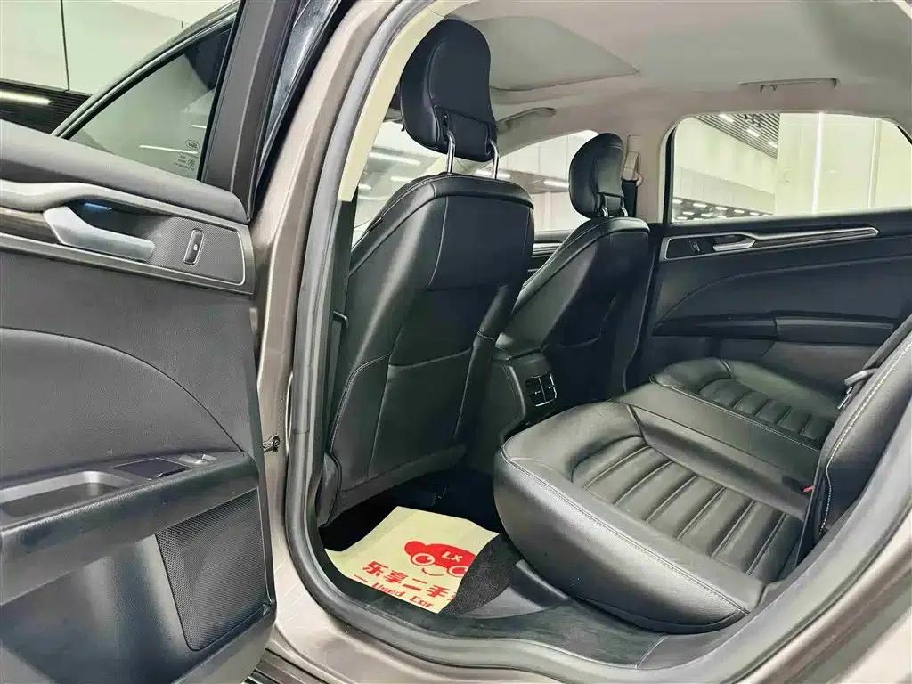 2017 Ford Mondeo EcoBoost 180 Luxury — миниатюра 18