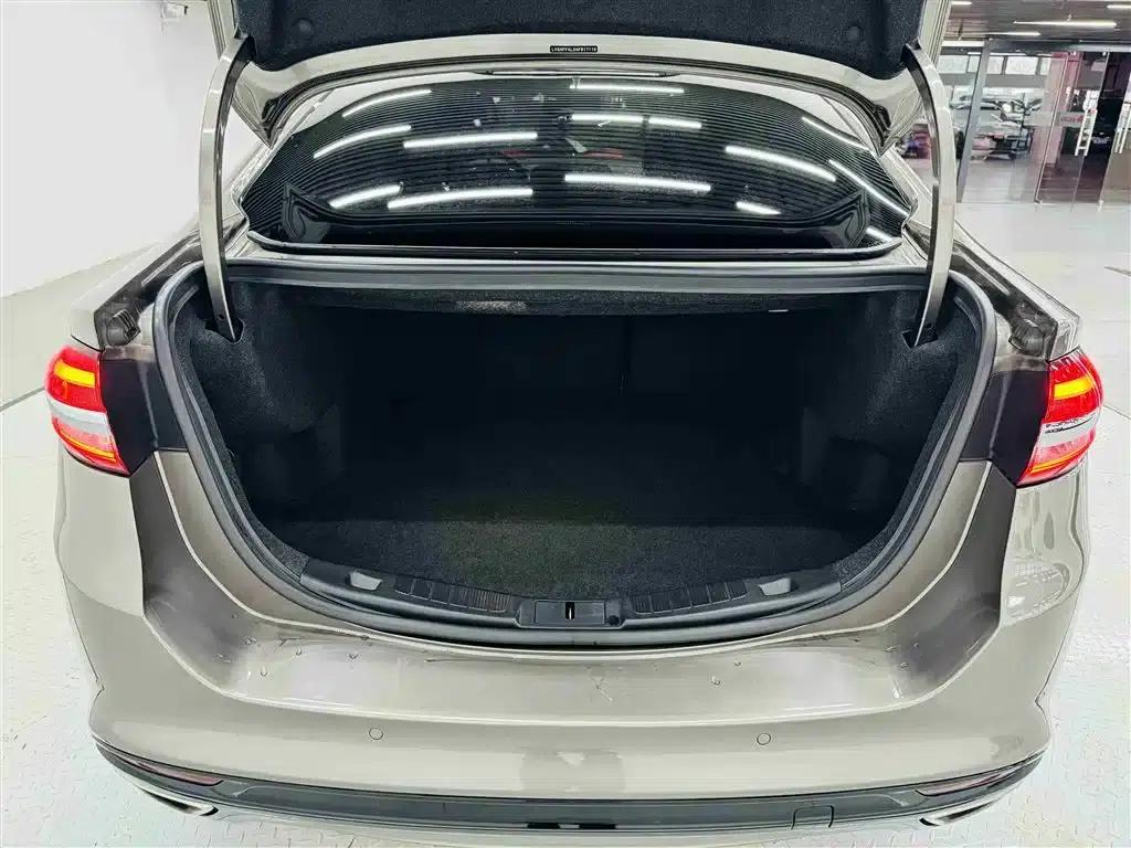 2017 Ford Mondeo EcoBoost 180 Luxury — миниатюра 21
