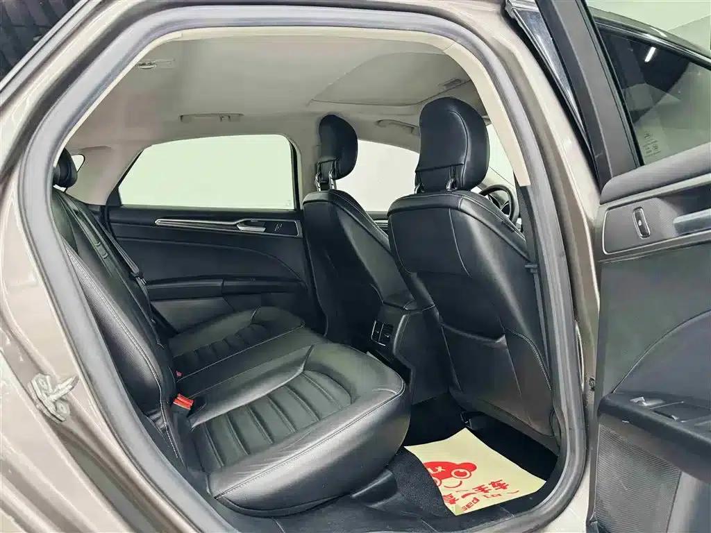 2017 Ford Mondeo EcoBoost 180 Luxury — миниатюра 28