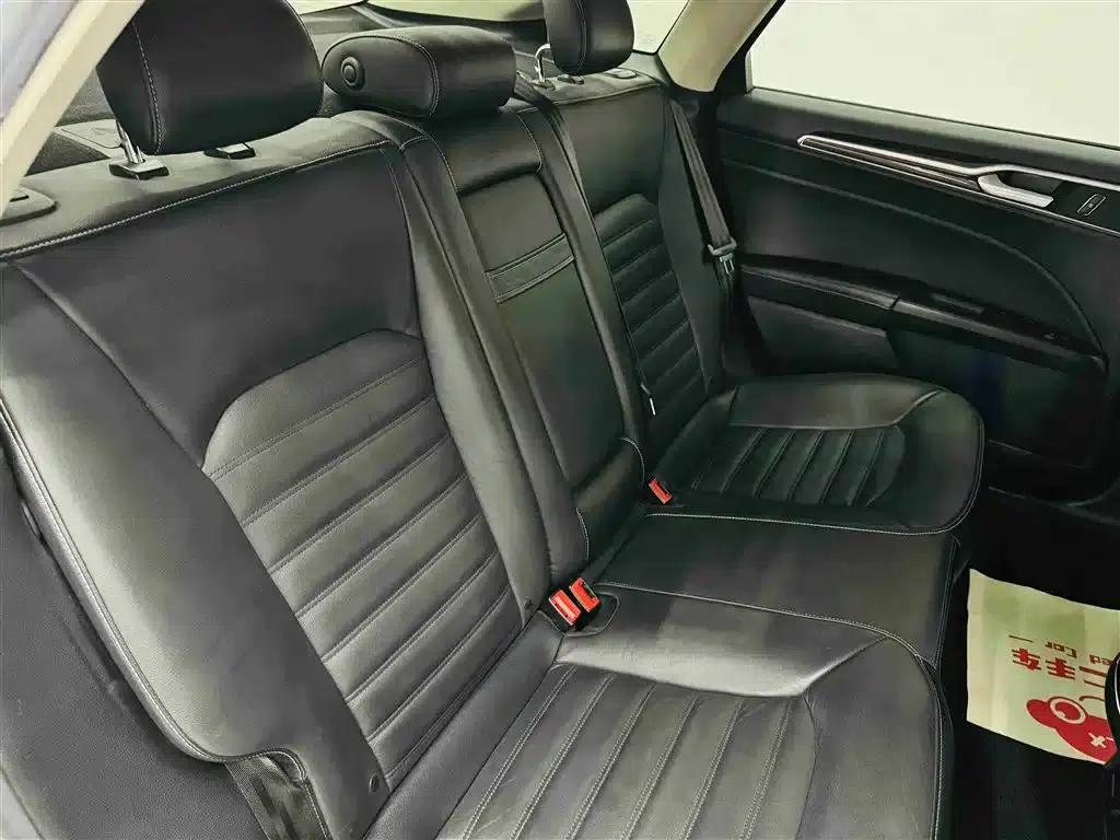 2017 Ford Mondeo EcoBoost 180 Luxury — миниатюра 29