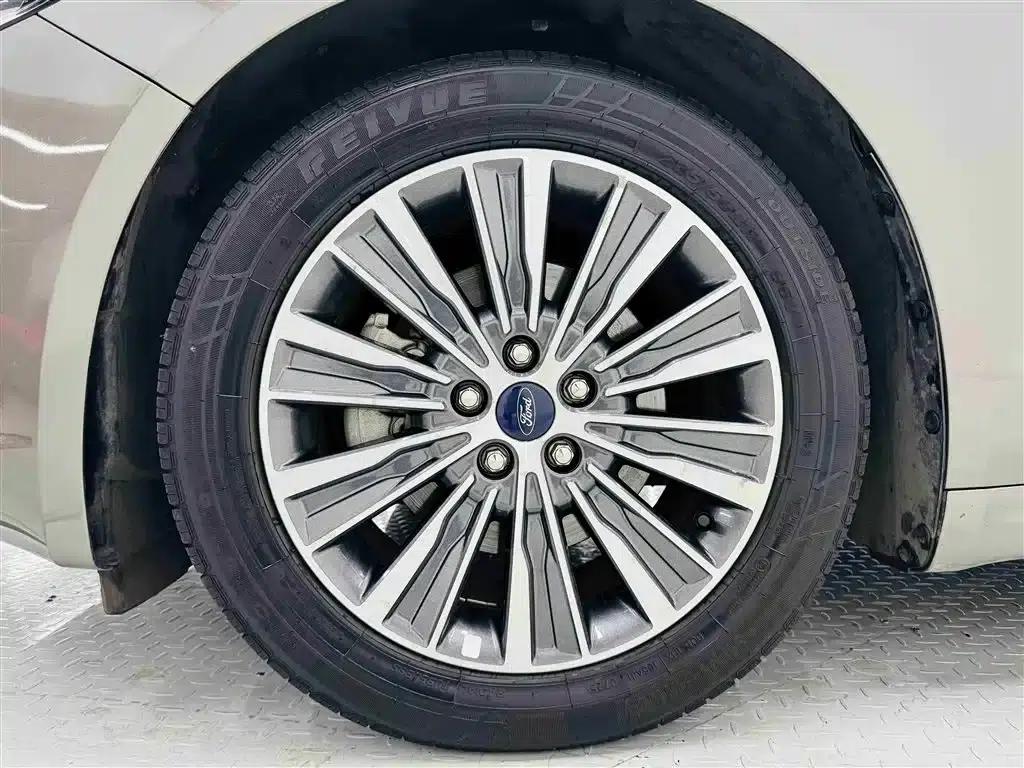 2017 Ford Mondeo EcoBoost 180 Luxury — миниатюра 10