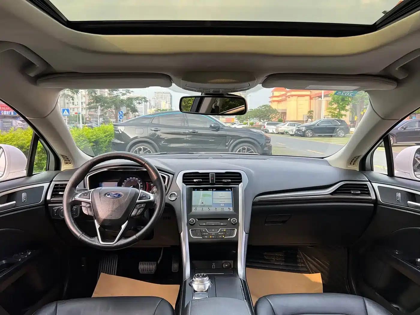 2017 Ford Mondeo EcoBoost 200 Luxury — миниатюра 13