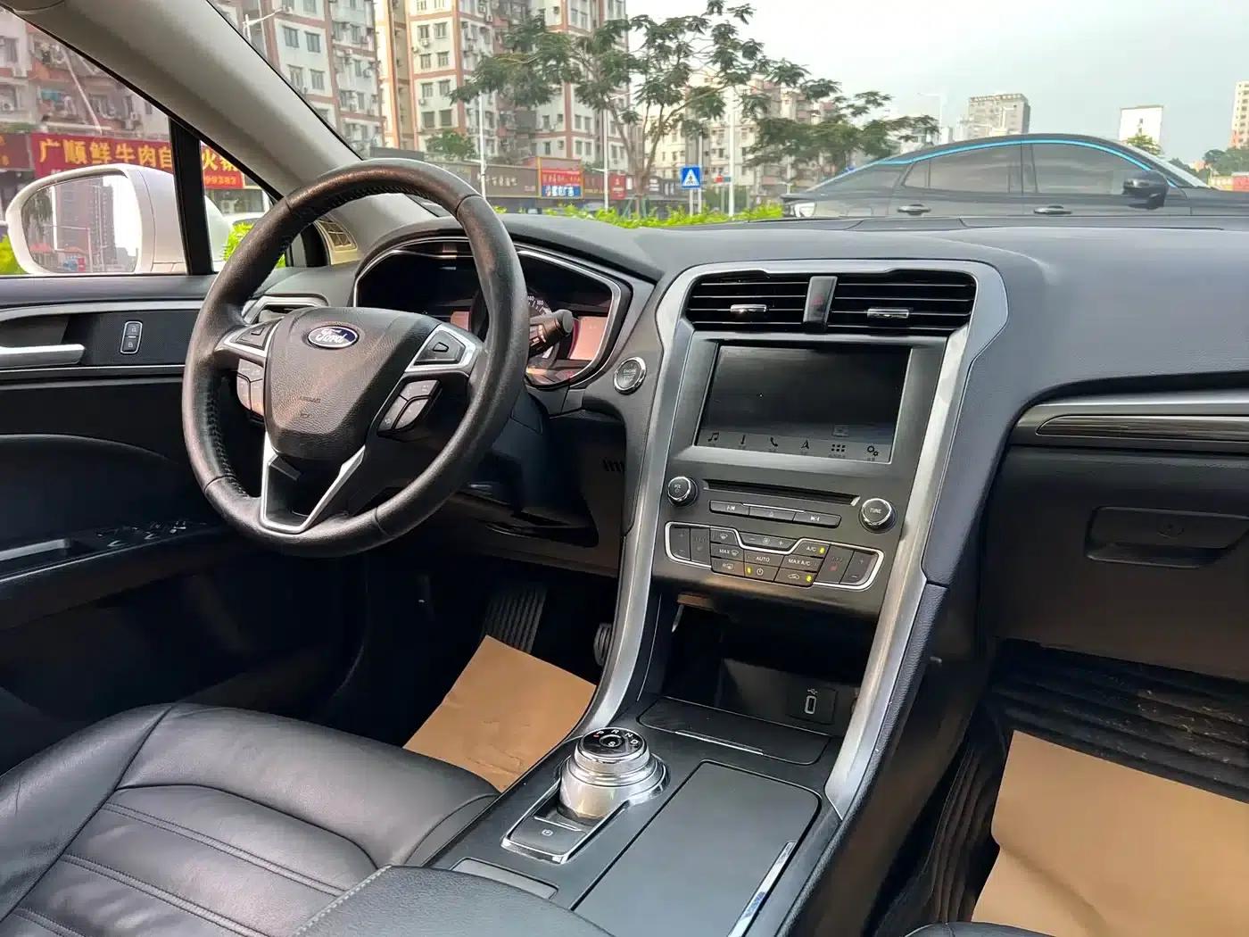 2017 Ford Mondeo EcoBoost 200 Luxury — миниатюра 14